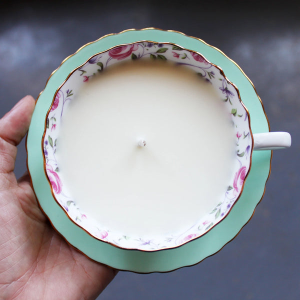 Honeysuckle teacup candle